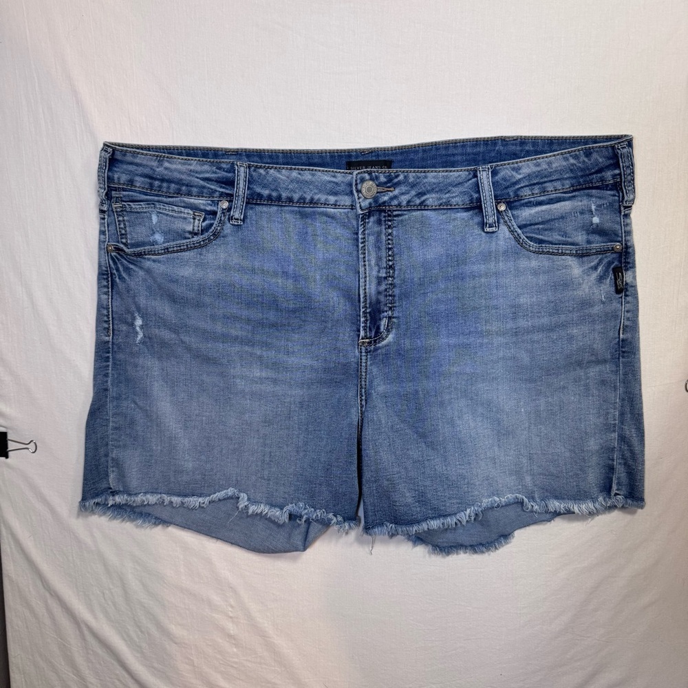 SILVER Ladies SUKI Curvy Fit ~ Mid-Rise Shorts Size 24W plus size